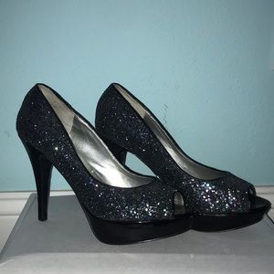 Guess sparkle pumps size 8